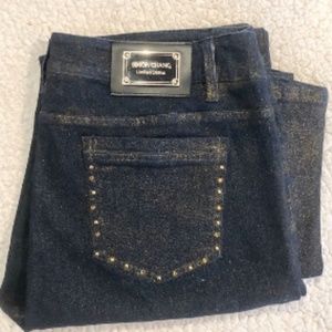 NWOT Simon Chang Limited Edition arriere back jeans. These Limited edition Simon